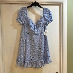 Floral print casual dress.